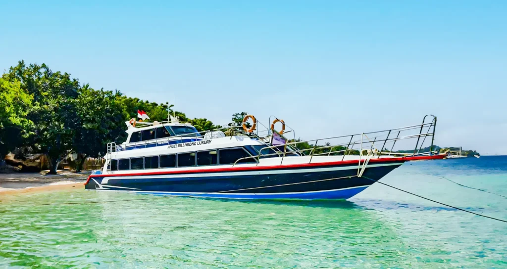 Angel Billabong Fast Cruise connects Bali and Nusa Penida with reliable fast boat trips from Sanur to Banjar Nyuh, ideal for island day tours and getaways.